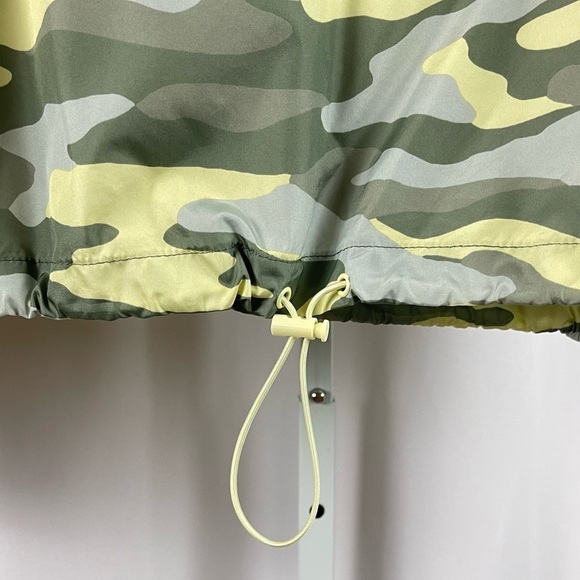 Flirtitude Large Lightweight Camo Windbreaker Pullover Sherpa Hood Outdoor - Picture 5 of 9